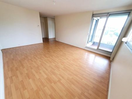 Location Appartement 4 pièces 90m² CHAMALIERES 63400 - Photo 2