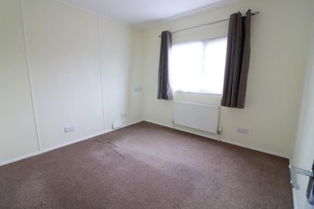 1 Bedroom Park Home To Rent - Photo 2