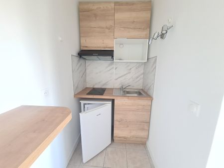 Location Appartement 1 pièce 24m² VILLEJUST 91140 - Photo 3