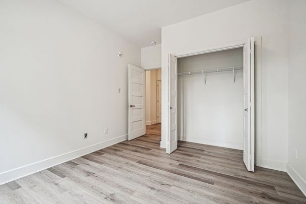 Appartement à louer - Laval (Chomedey) (Place Renaud) - Photo 1