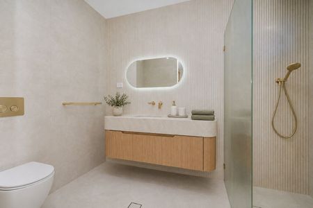 Luxury Living with Private Pool, Cinema & Five-Car Garage - Photo 4