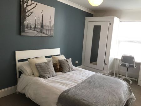 4 Bed Flat, Lyon St, SO14 - Photo 4