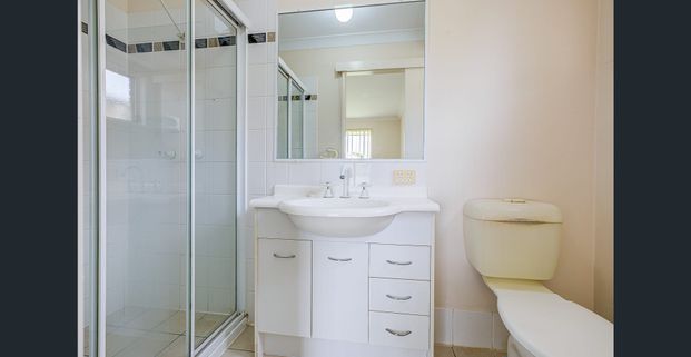 Cozy Family Home - Photo 1