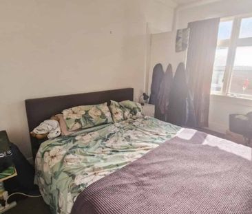 Three bedrooms in beautiful Riverton - Photo 4