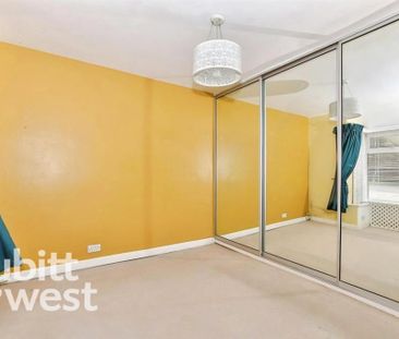 3 bedroom semi-detached bungalow to rent - Photo 5