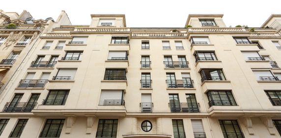 location Appartement T4 DE 93.22m² À PARIS - Photo 2