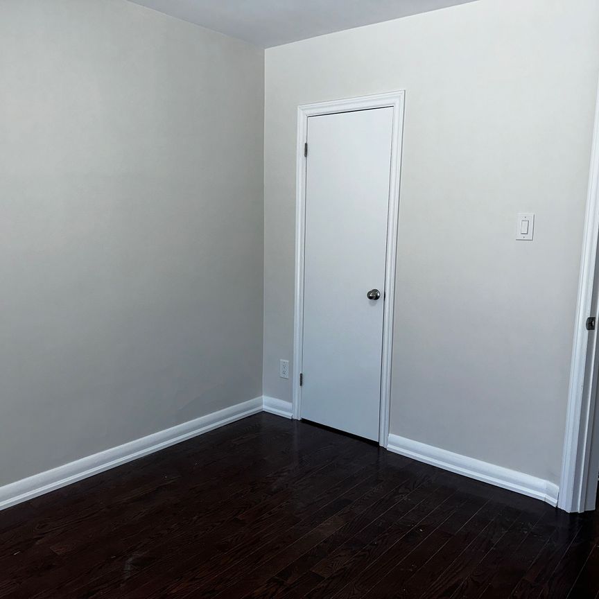 For Lease - 211 Ellington Drive Unit# Main, Toronto, Ontario - Photo 1