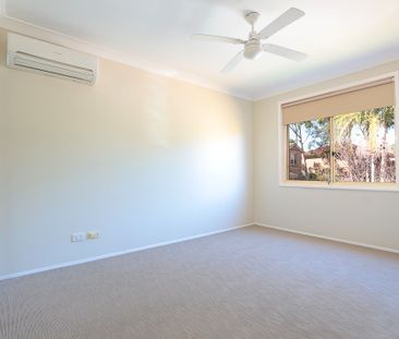 Conveniently Located 3 Bedroom Townhouse - Photo 6