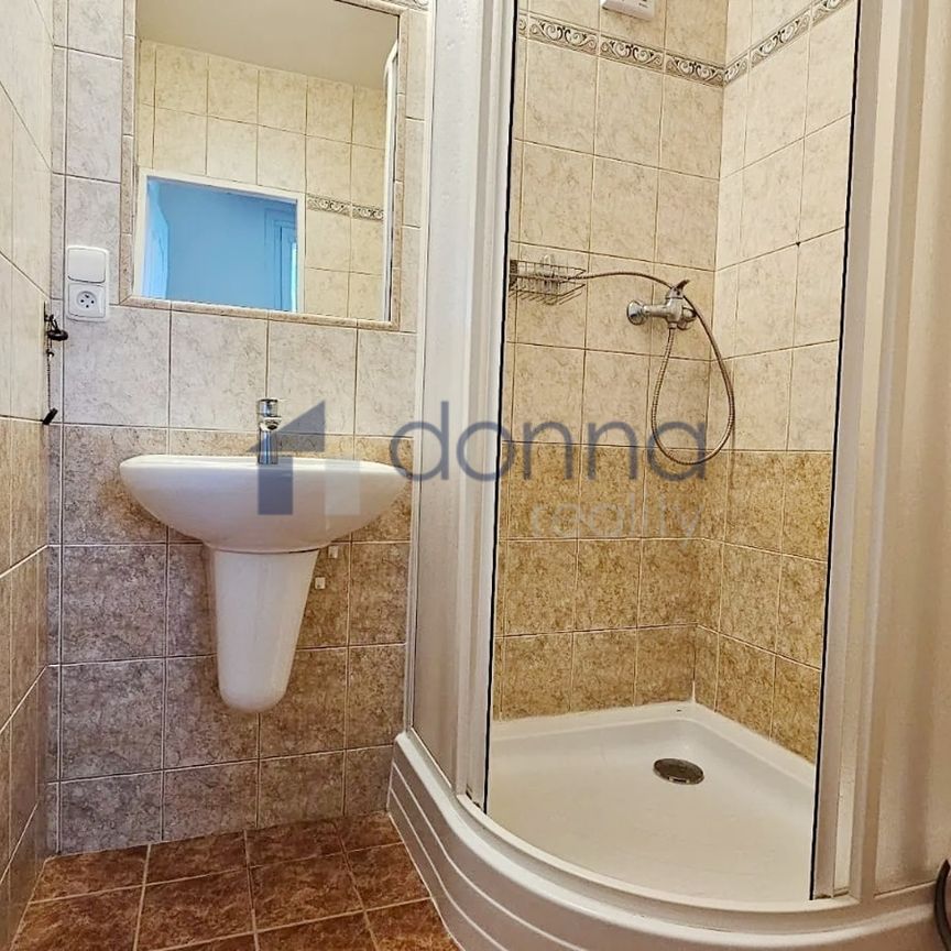 Pronájem bytu 2+1 60 m², Zvolská, Praha - Photo 1
