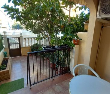 Planta baja de alquiler en Carrer Dolores Viudes Blasco, 5, Las Viñas - Photo 1