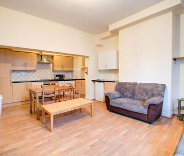 8 bedroom terraced house to rent - Photo 1