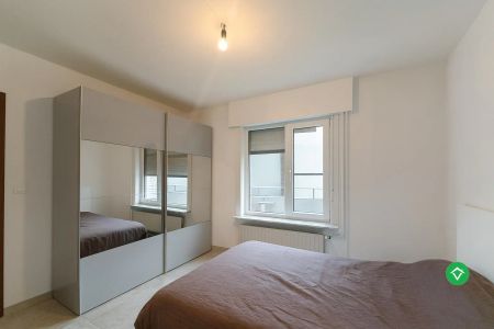 Alleenstaande woning met 2 slaapkamers en inpandige garage - Photo 3