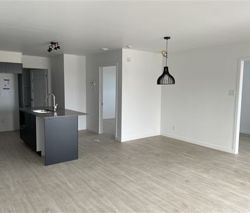 Très beau 4 1/2 situé au 908 rue Lamarche appartement 104 - Photo 3