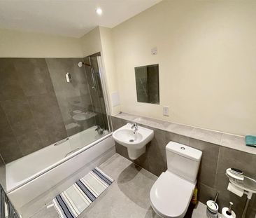 Imperial Drive, Harrow - Photo 6