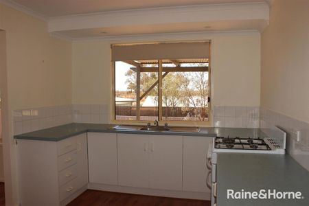 31 Bopeechee Street, Roxby Downs, SA 5725 - Photo 2