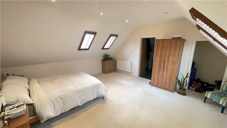 4 bedroom detached house to rent - Photo 3