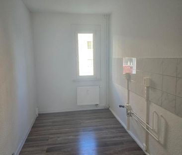 Renovierte 2 -Raumwohnung im Hochparterre + Balkon + Tageslichtbad - Foto 1