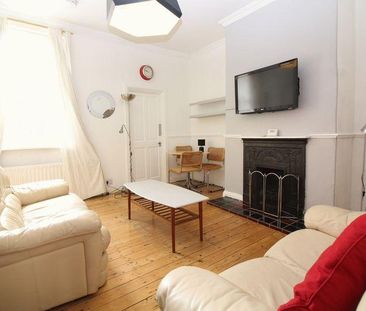 3 bedroom flat to rent - Photo 6