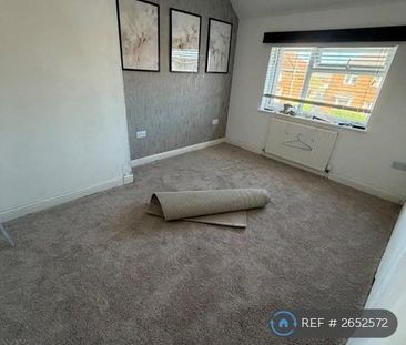 4 bedroom semi-detached house to rent - Photo 6