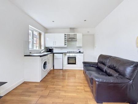 1 bedroom flat to rent - Photo 4
