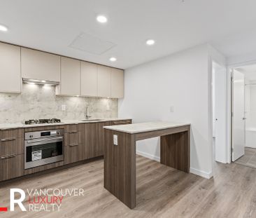 Condo in Surrey, BC - Photo 6