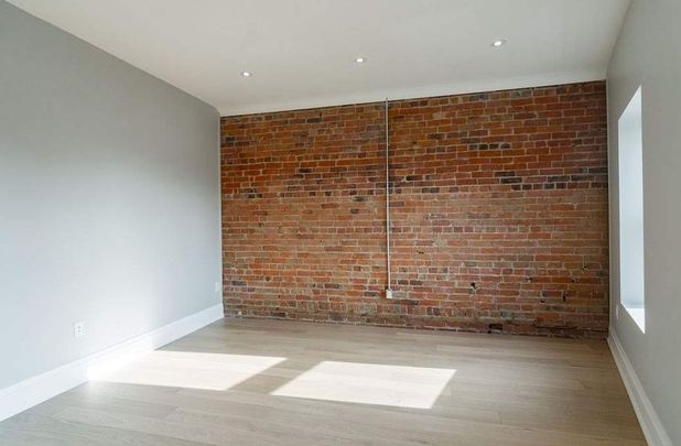 For Lease - 1216 Dundas Street Unit# 3, Toronto, Ontario - Photo 1