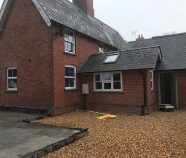 3 bedroom semi-detached house to rent - Photo 4