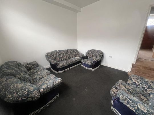 4 bedroom terraced house to rent - Photo 1