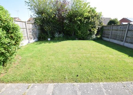 2 bedroom bungalow - semi detached to rent - Photo 4