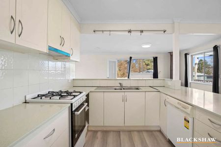Comfortable Family Living in a Peaceful Macgregor Setting - Photo 3