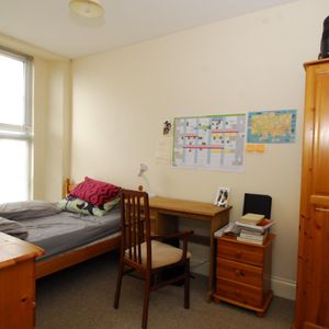 Prospect Street, Flat 2, Plymouth - Photo 2