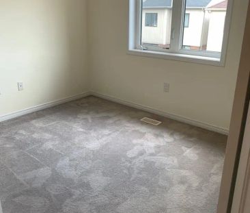 18 CROMARTY AVENUE - Photo 6