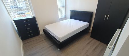 32 (7-BED) Kings Road, Canton, Cardiff, CF11 9DA - Photo 5