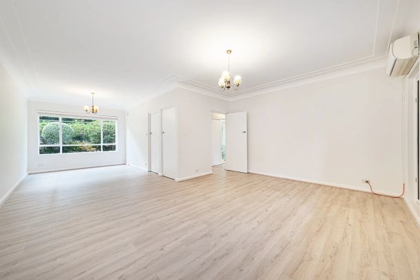 Charming and Convenient Two Bedroom Apartment in Heart of Roseville - Photo 1