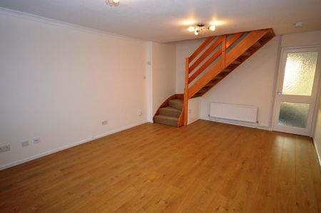 2 bedroom semi-detached house to rent - Photo 2