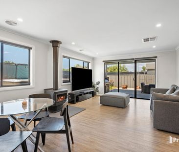 Modern 3 Bedroom Home with Plunge Pool & Alfresco - Photo 2