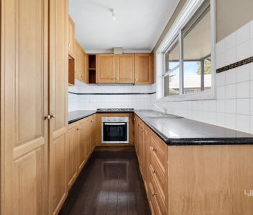 Neat & Inviting Home Perfect for Families in Coolaroo - Photo 3
