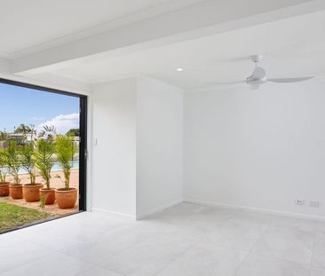 79 Markeri Street, Mermaid Waters - Photo 3