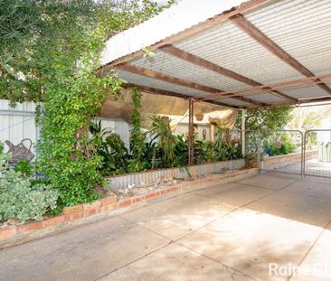 FULLY FURNISHED TURVEY PARK LIVING - Photo 4