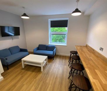 5 bedroom apartment to rent - Photo 2