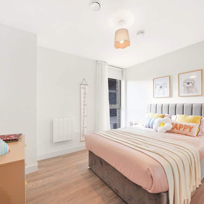 The Oakgate, KT22 7RZ, Surrey - Photo 1
