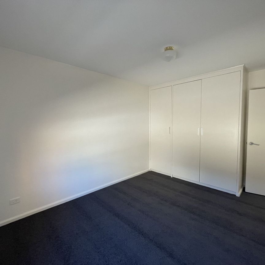 Perfect Location ! - Photo 1