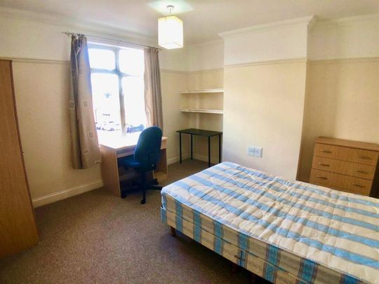 4 bedroom terraced house to rent - Photo 1