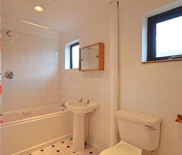 3 bedroom terraced house to rent - Photo 6