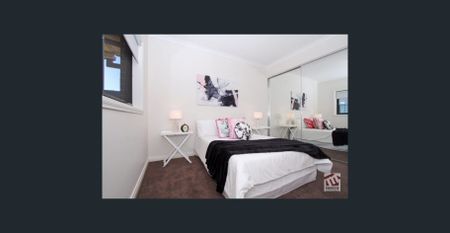 CLOSE TO TRAIN STATION, SHOPS & LAKE! - Photo 3