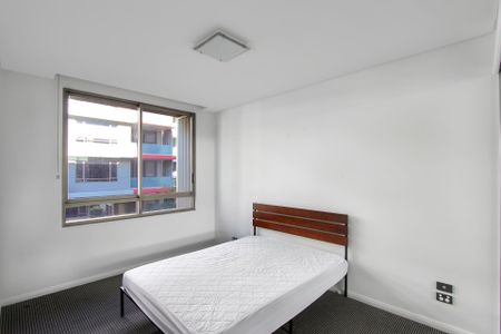 Fully Furnished One Bedroom Apartment with Parking and Study - Photo 4