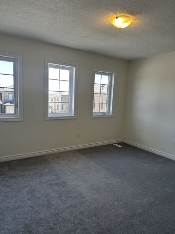 For Lease - 1174 Wilmington Avenue, Oshawa, Ontario - Photo 5