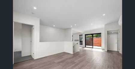 Stunning 2022 Custom-Built Home with Views, Energy Efficiency & Modern Living - Photo 3