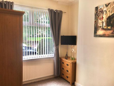 1 bedroom in a house share to rent - Photo 3