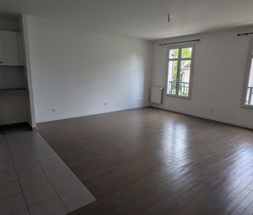 location Appartement T3 DE 64m² À ANDRESY - Photo 2